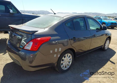 2015 Nissan Versa 1.6 S+ z USA, uszkodzony, nr VIN 3N1CN7AP7FL940605